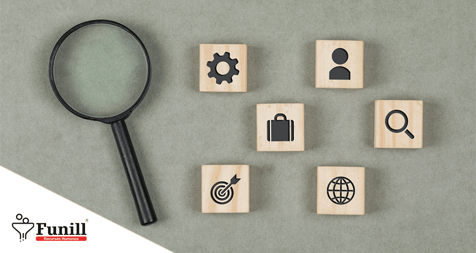 Ícones de processo seletivo e lupa representando análise de competências no recrutamento